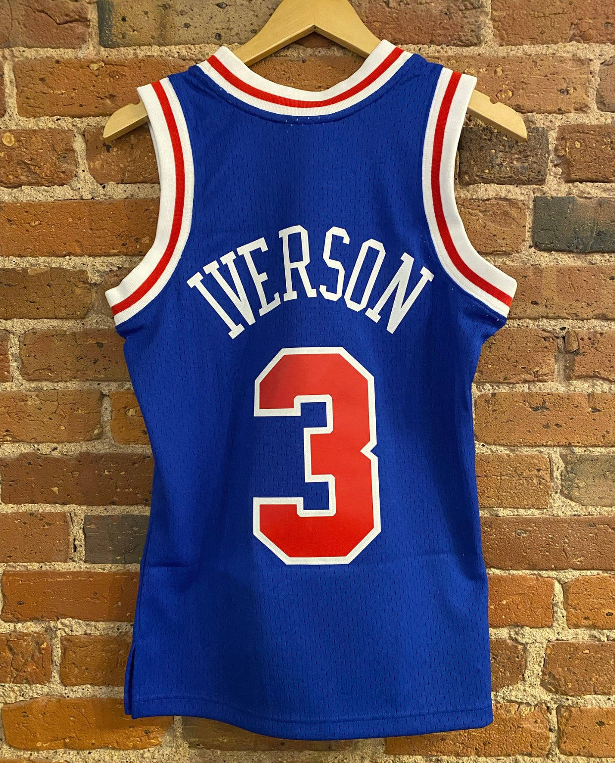 Allen iverson blue 76ers clearance jersey